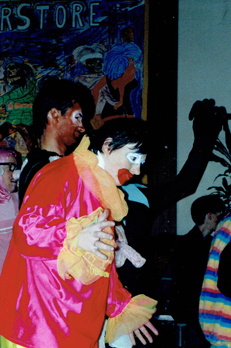 Betty verkleed als clown in The Muppetscircus